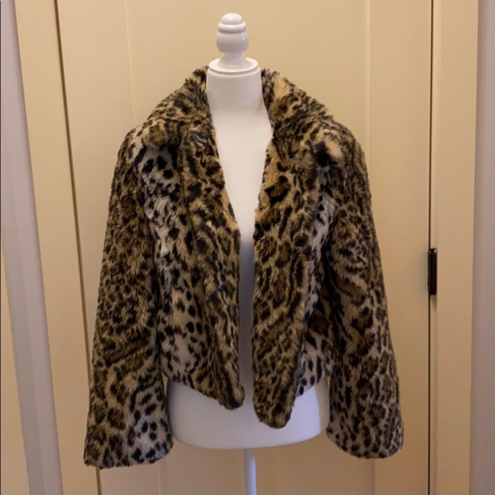 Express- Faux leopard coat small